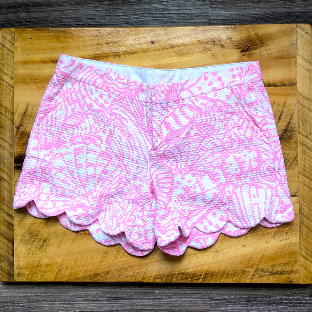 Lilly Pulitzer Size 6 buttercup pink & white seashell shorts 5” hubba bubba pink